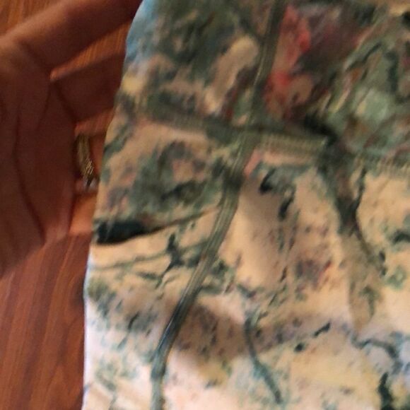 Calvin Klein floral work out pants leggings size large. - Picture 3 of 6
